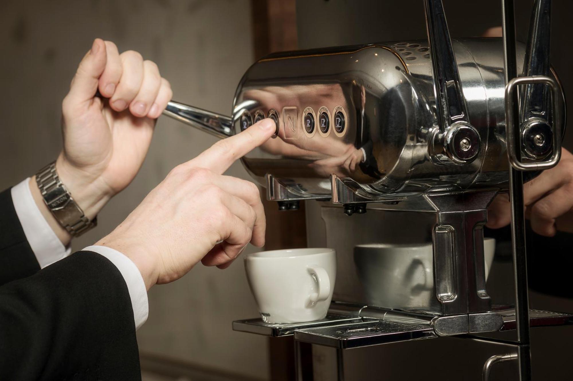 Chateau Vaudreuil Zewnętrze zdjęcie Espresso machine